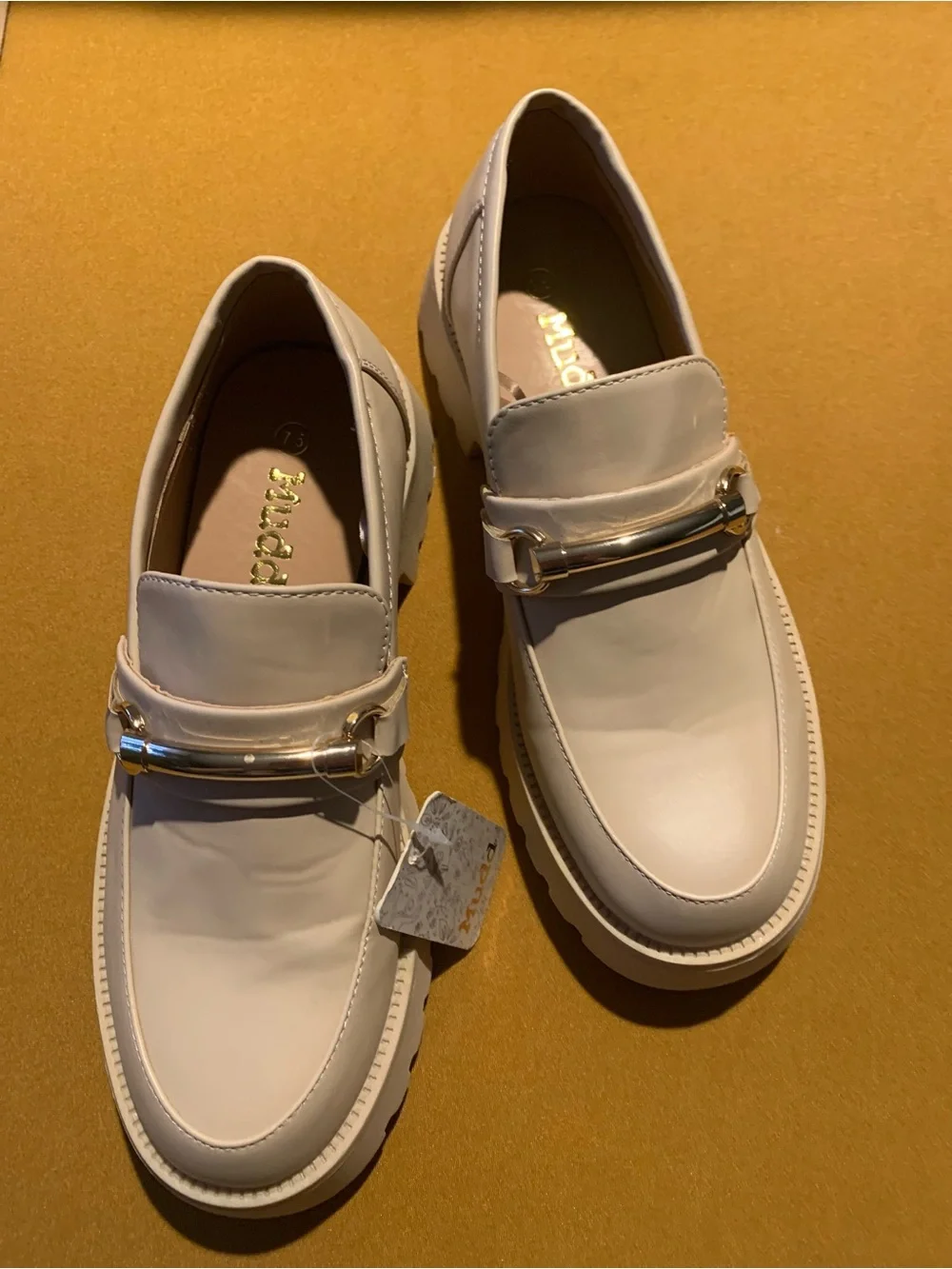 Mudd Loafer Cream white  with Gold Accent.